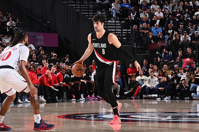 开拓者双杀快船 阿夫迪亚准三双助球队登顶西部