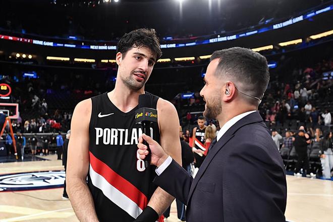 开拓者双杀快船 阿夫迪亚准三双助球队登顶西部