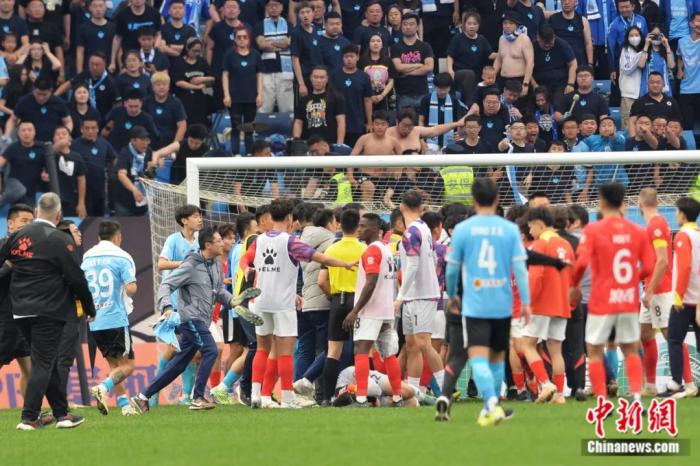 足协开出赛季最重罚单：大连英博与广州队冲突